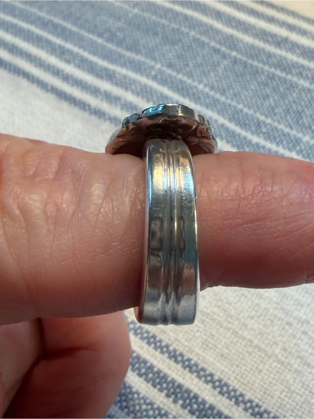 Vintage Handcrafted Silver Plated Oneida Spoon Ring Sz. 8 Floral Pattern